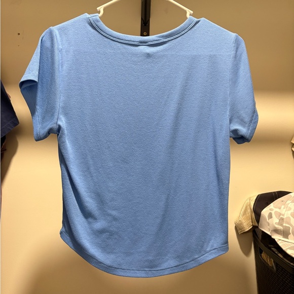 Old Navy Active Ribbed Tee - Picture 3 of 3